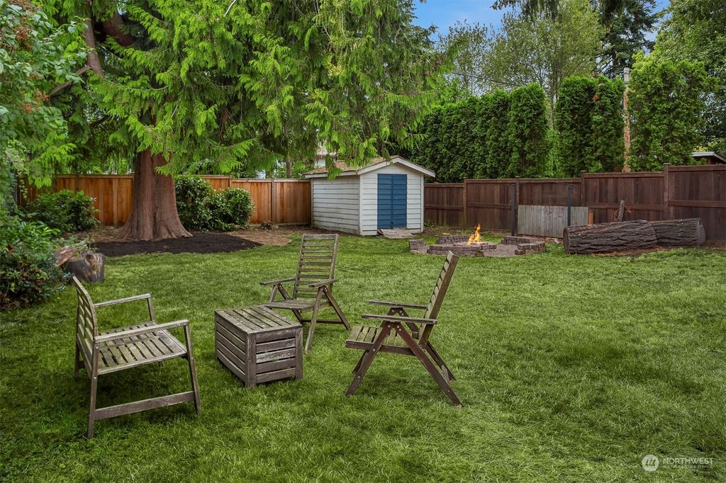 Photo of 3237 47th Avenue SW, Seattle, WA 98116 (MLS # 2278134)