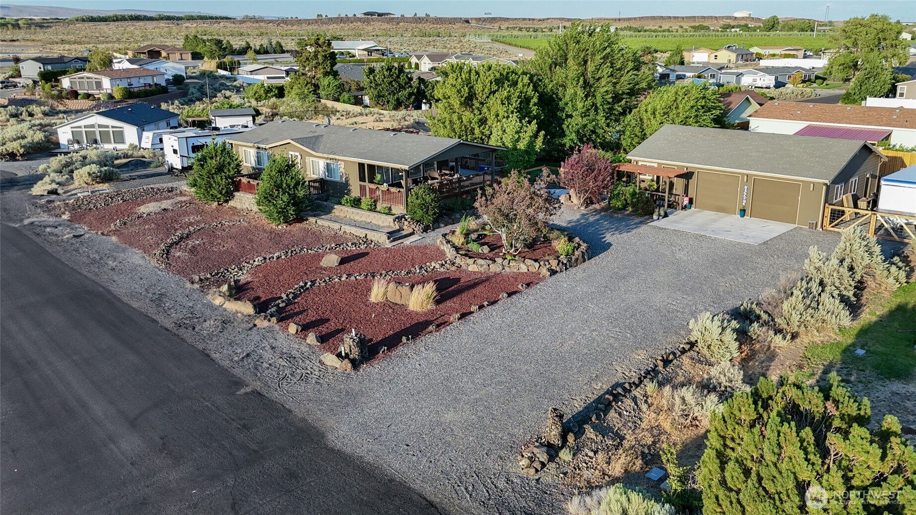 207 Green Laurel Place SW