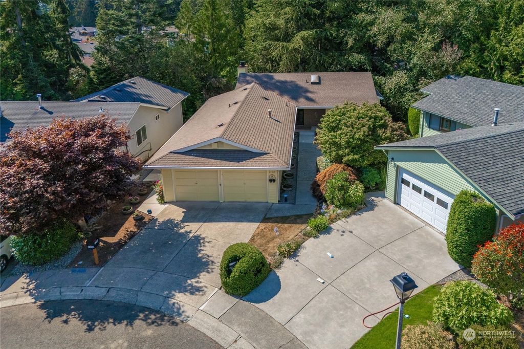 Photo of 1108 S 244th Place, Des Moines, WA 98198 (MLS # 2278574)