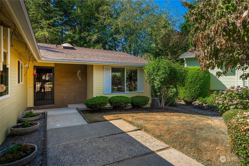 Photo of 1108 S 244th Place, Des Moines, WA 98198 (MLS # 2278574)