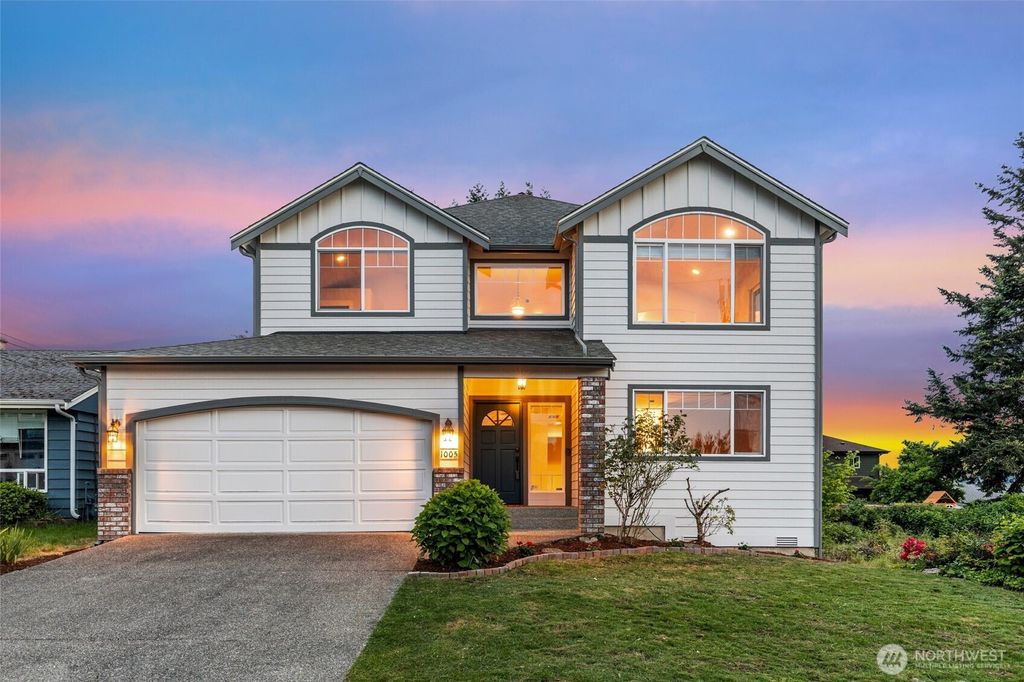 Photo of 1005 N 29th Street, Renton, WA 98056 (MLS # 2523434)