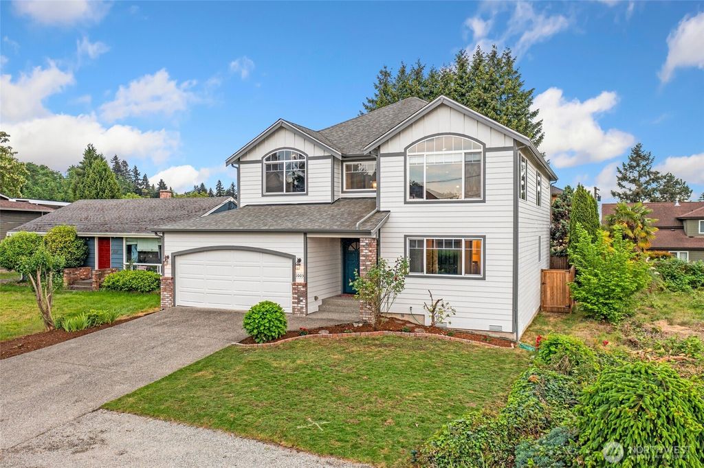 Photo of 1005 N 29th Street, Renton, WA 98056 (MLS # 2523434)
