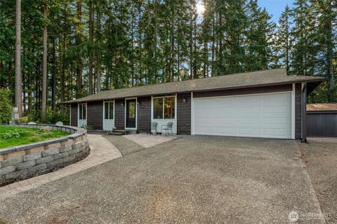 Photo of 940 Hillandale Drive E, Port Orchard, WA 98366 (MLS # 2551842)