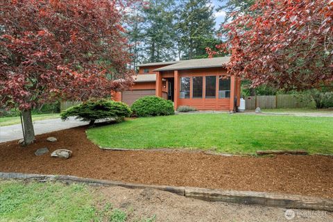 Photo of 2190 Norcliffe Way, Oak Harbor, WA 98277 (MLS # 2514369)