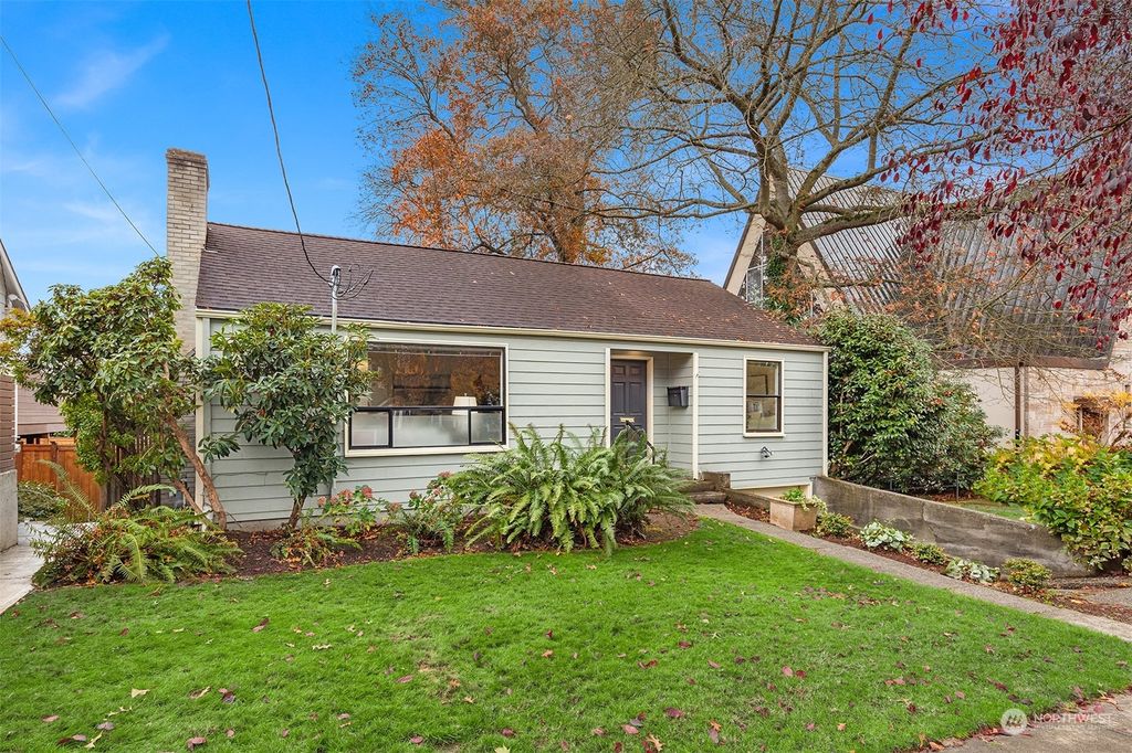 Photo of 4833 NE 45th Street, Seattle, WA 98105 (MLS # 2309762)