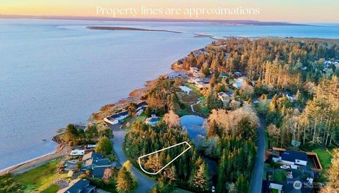 733 PENINSULA Court Ocean Shores WA 98569