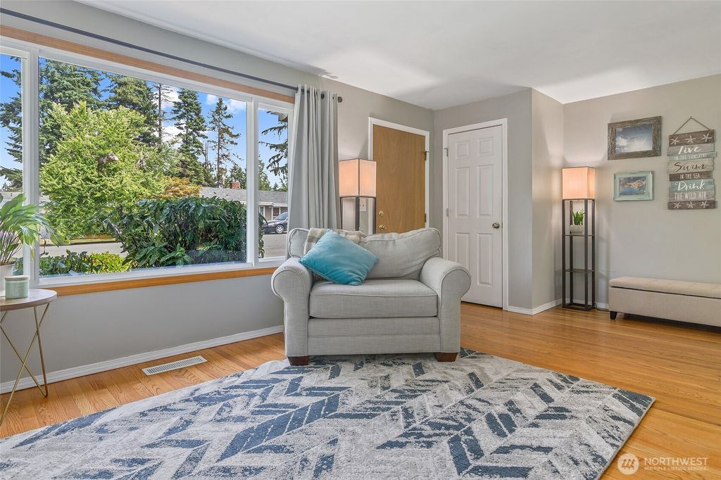 Photo of 3041 S 201st Street, SeaTac, WA 98198 (MLS # 2395499)