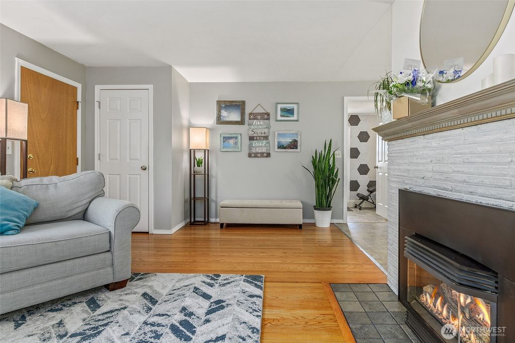 Photo of 3041 S 201st Street, SeaTac, WA 98198 (MLS # 2395499)