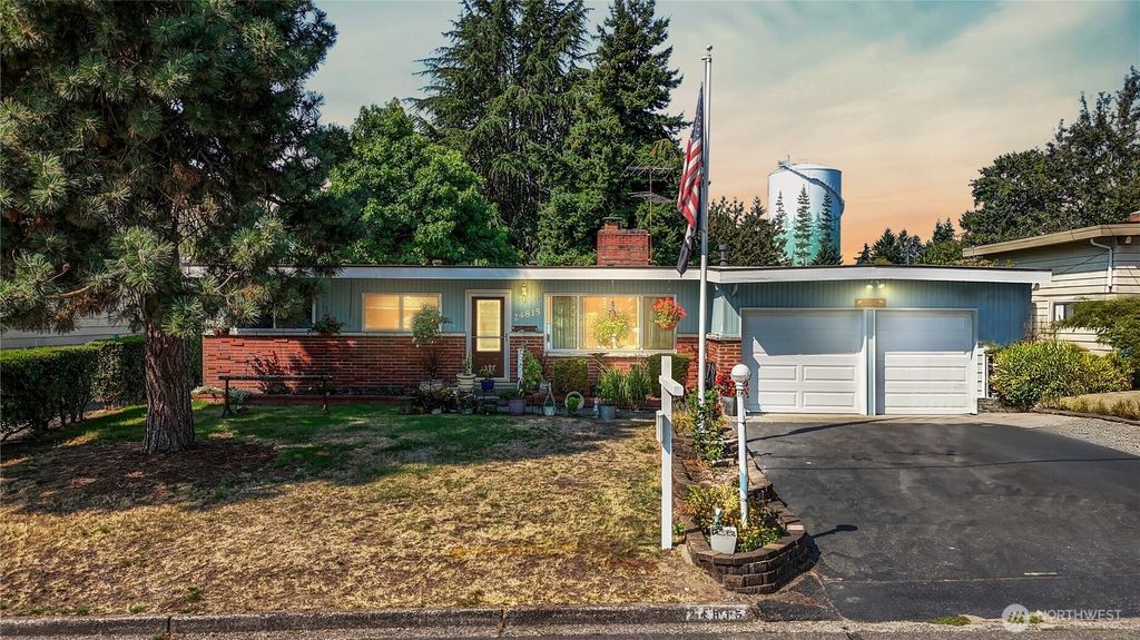 Photo of 24815 42nd Avenue S, Kent, WA 98032 (MLS # 2386872)