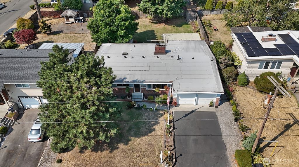 Photo of 24815 42nd Avenue S, Kent, WA 98032 (MLS # 2386872)