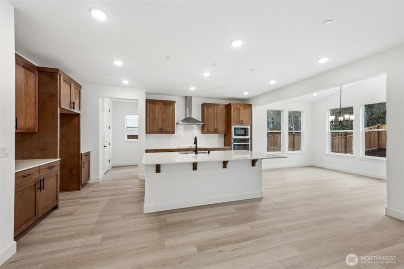 13910 180th Street E 23