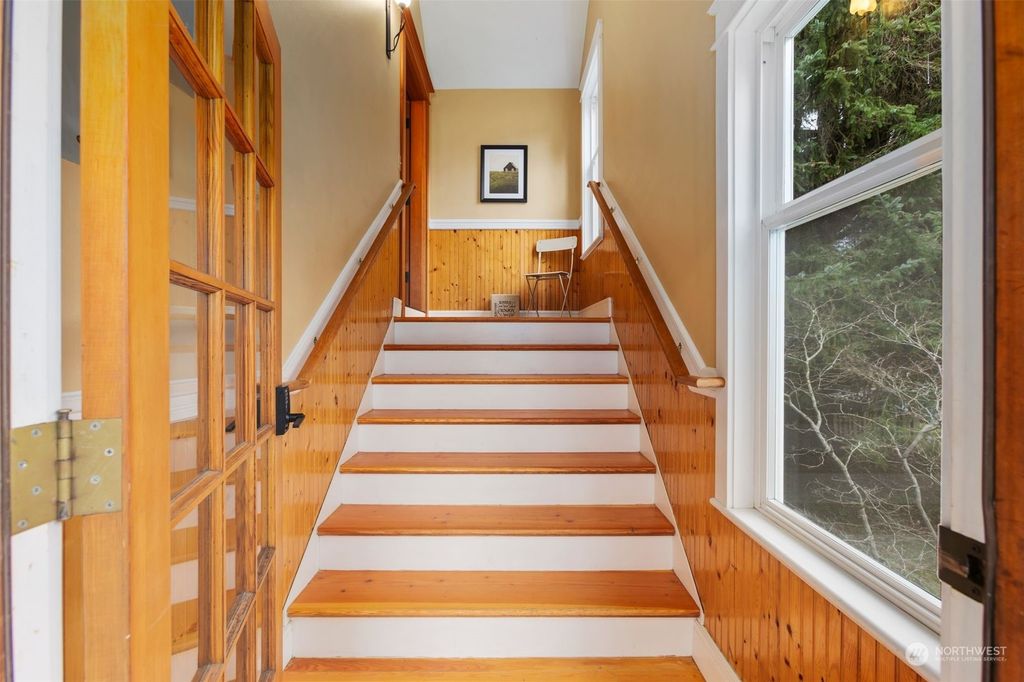 Photo of 7925 Pine Avenue SE, Snoqualmie, WA 98065 (MLS # 2316949)