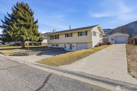 Photo of 707 Spruce Street, Coulee Dam, WA 99116 (MLS # 2484598)