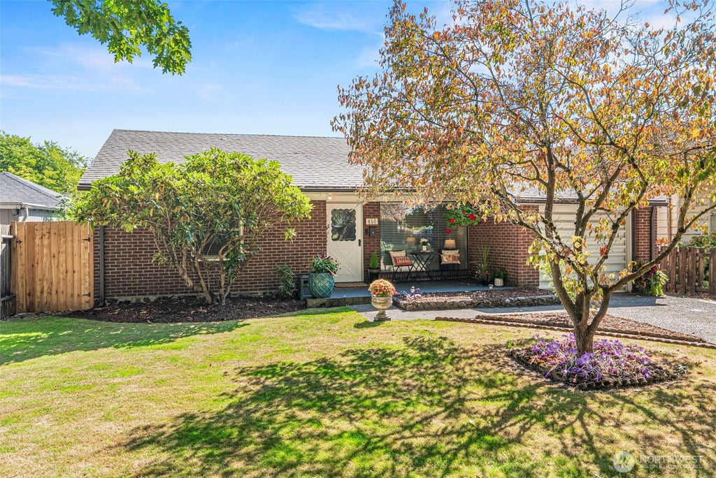 Photo of 450 26th Avenue, Longview, WA 98632 (MLS # 2584481)