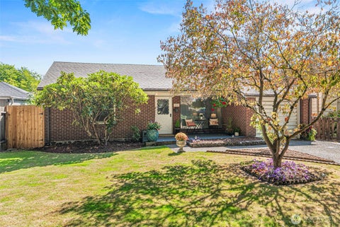 Photo of 450 26th Avenue, Longview, WA 98632 (MLS # 2584481)
