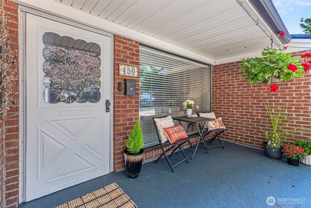 Photo of 450 26th Avenue, Longview, WA 98632 (MLS # 2584481)