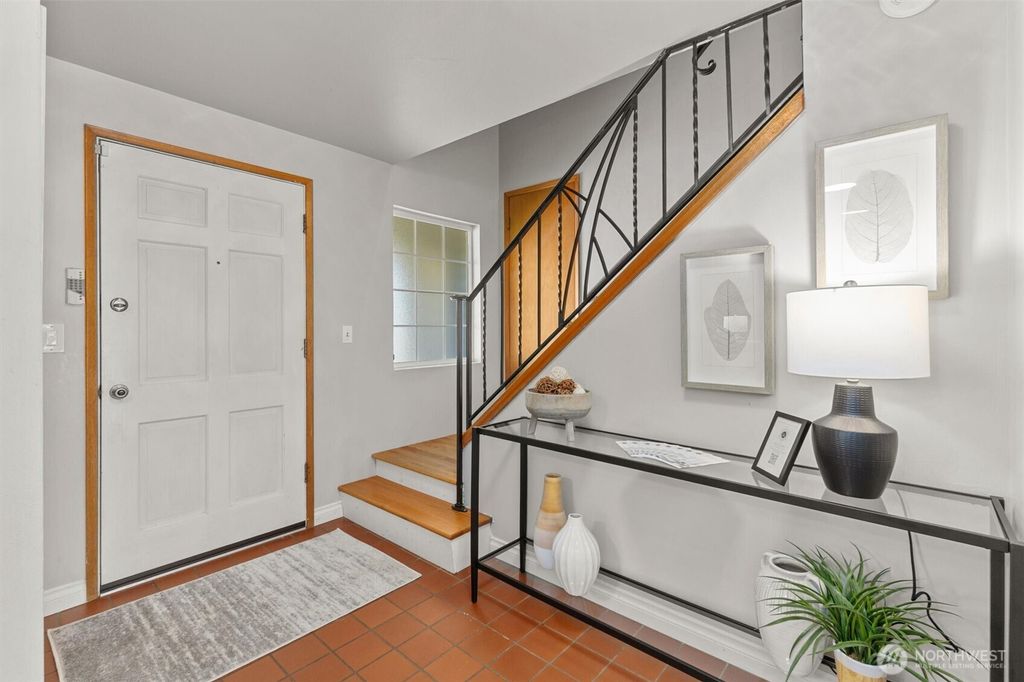 Photo of 7232 194th Place SW, Lynnwood, WA 98036 (MLS # 2407369)