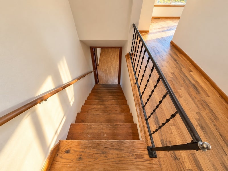 208 E Hillside Drive