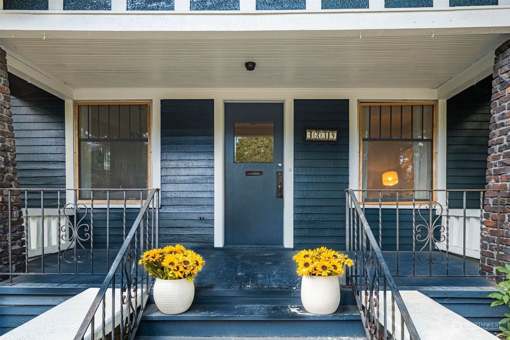 Photo of 4239 4th Avenue NE, Seattle, WA 98105 (MLS # 2270676)