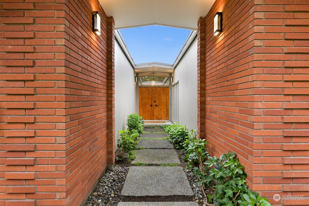 Photo of 7535 45th Avenue NE, Seattle, WA 98115 (MLS # 2295849)