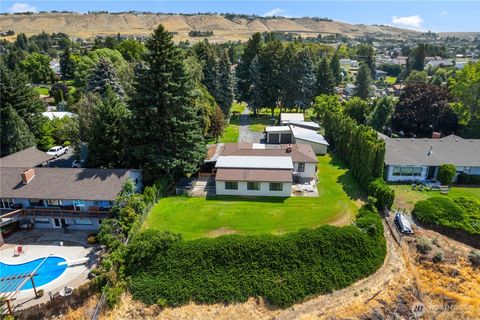 Photo of 2434 NW Alan Avenue, East Wenatchee, WA 98802 (MLS # 2401273)
