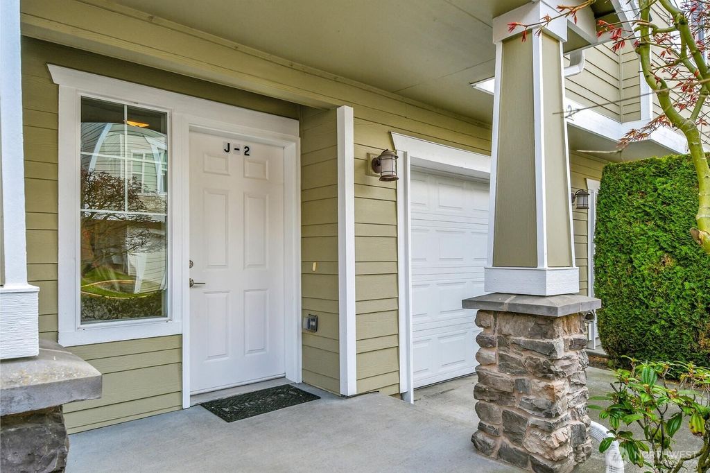 Photo of 15 164th Street SW #J2, Bothell, WA 98012 (MLS # 2429064)