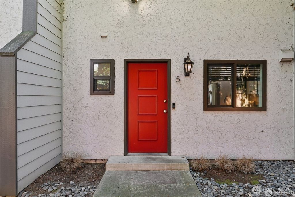Photo of 350 4th Avenue S #A5, Kirkland, WA 98033 (MLS # 2444011)