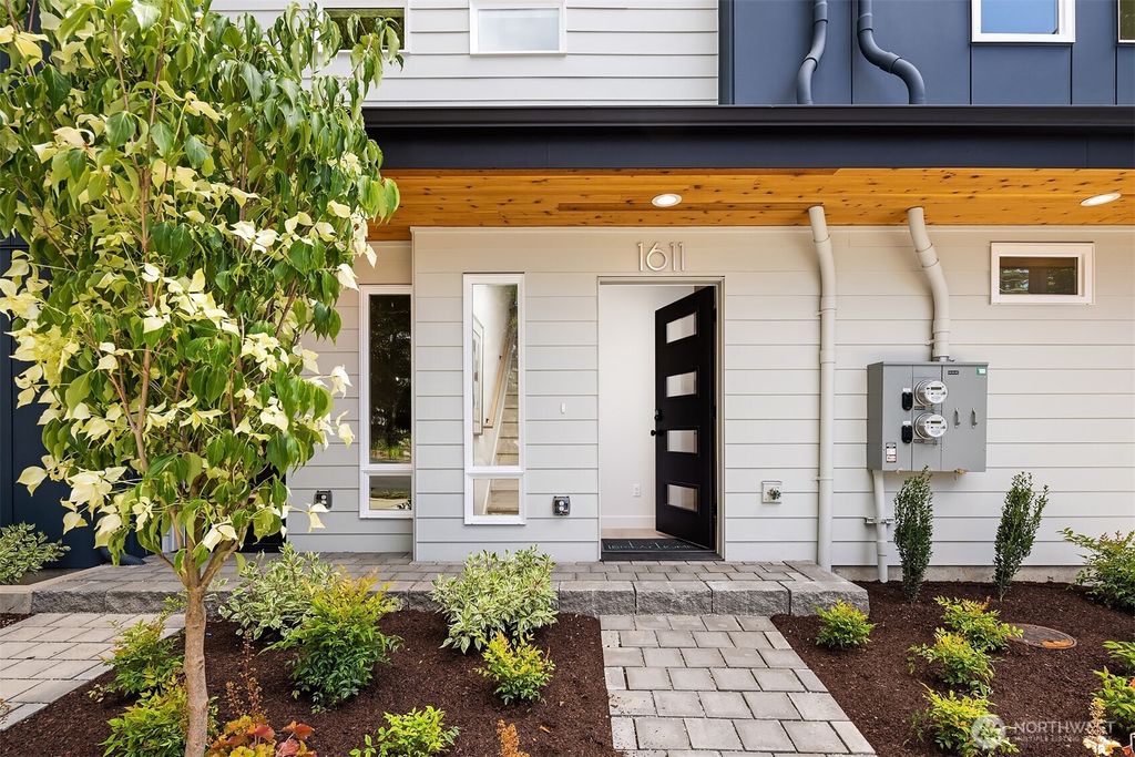 Photo of 1611 N 50th Street, Seattle, WA 98103 (MLS # 2408303)