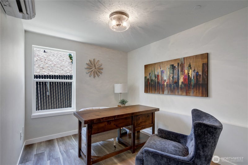 222 124th Street SW U2