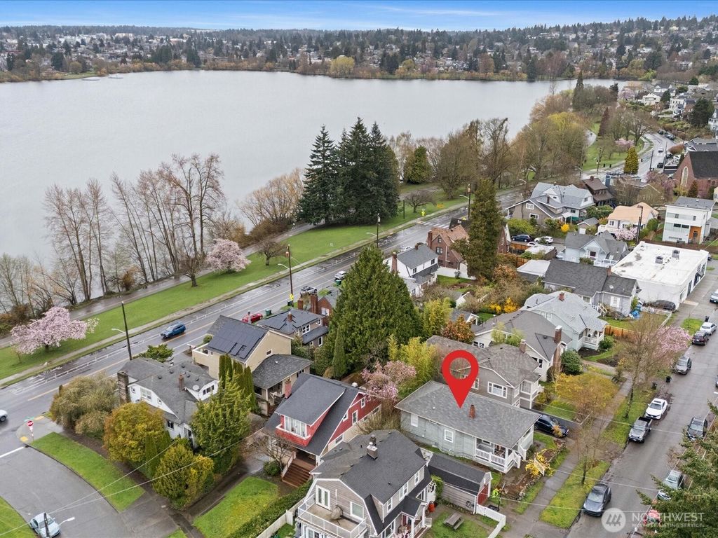 Photo of 6215 Woodlawn Avenue N, Seattle, WA 98103 (MLS # 2347639)