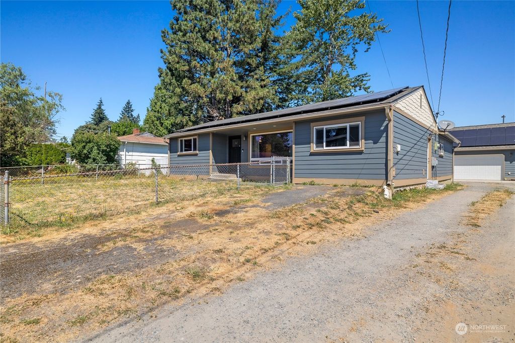 Photo of 11626 SE 163rd Street, Renton, WA 98058 (MLS # 2269689)