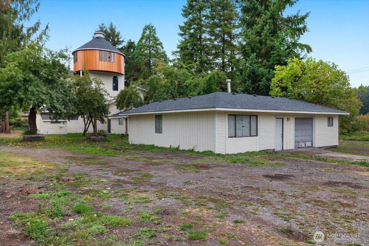 1497 Old Military Road SE