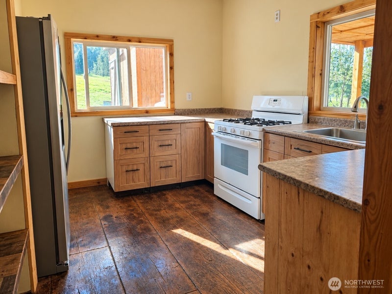 218 Bowen Road 84