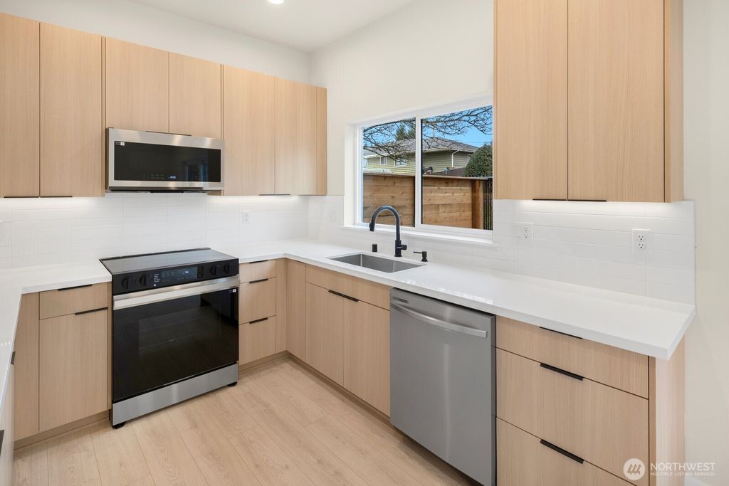 Photo of 11918 4th Avenue SW #B, Burien, WA 98168 (MLS # 2477409)