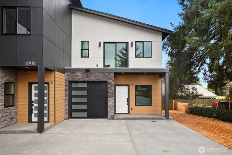 Photo of 11918 4th Avenue SW #B, Burien, WA 98168 (MLS # 2477409)