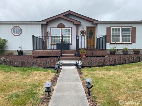 Photo of 234 SE E st, Forks, WA 98331 (MLS # 2416595)