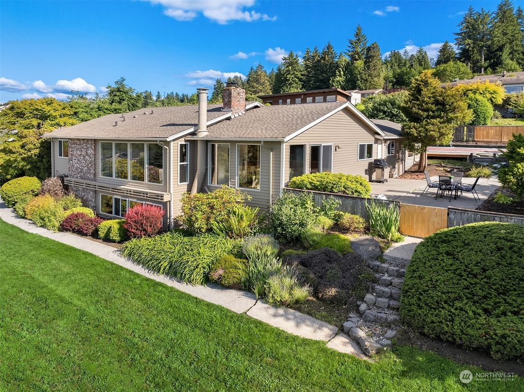 Photo of 14529 SE 50th Street, Bellevue, WA 98006 (MLS # 2251103)