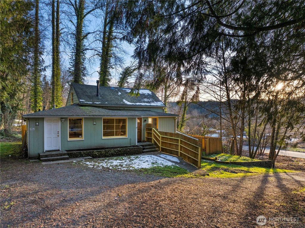 Photo of 15132 148th Avenue NE, Woodinville, WA 98072 (MLS # 2333007)