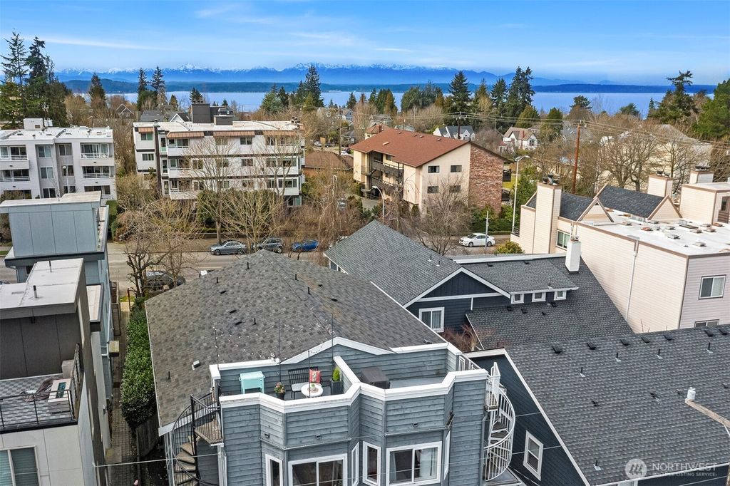 Photo of 2116 California Avenue SW #302, Seattle, WA 98116 (MLS # 2335261)