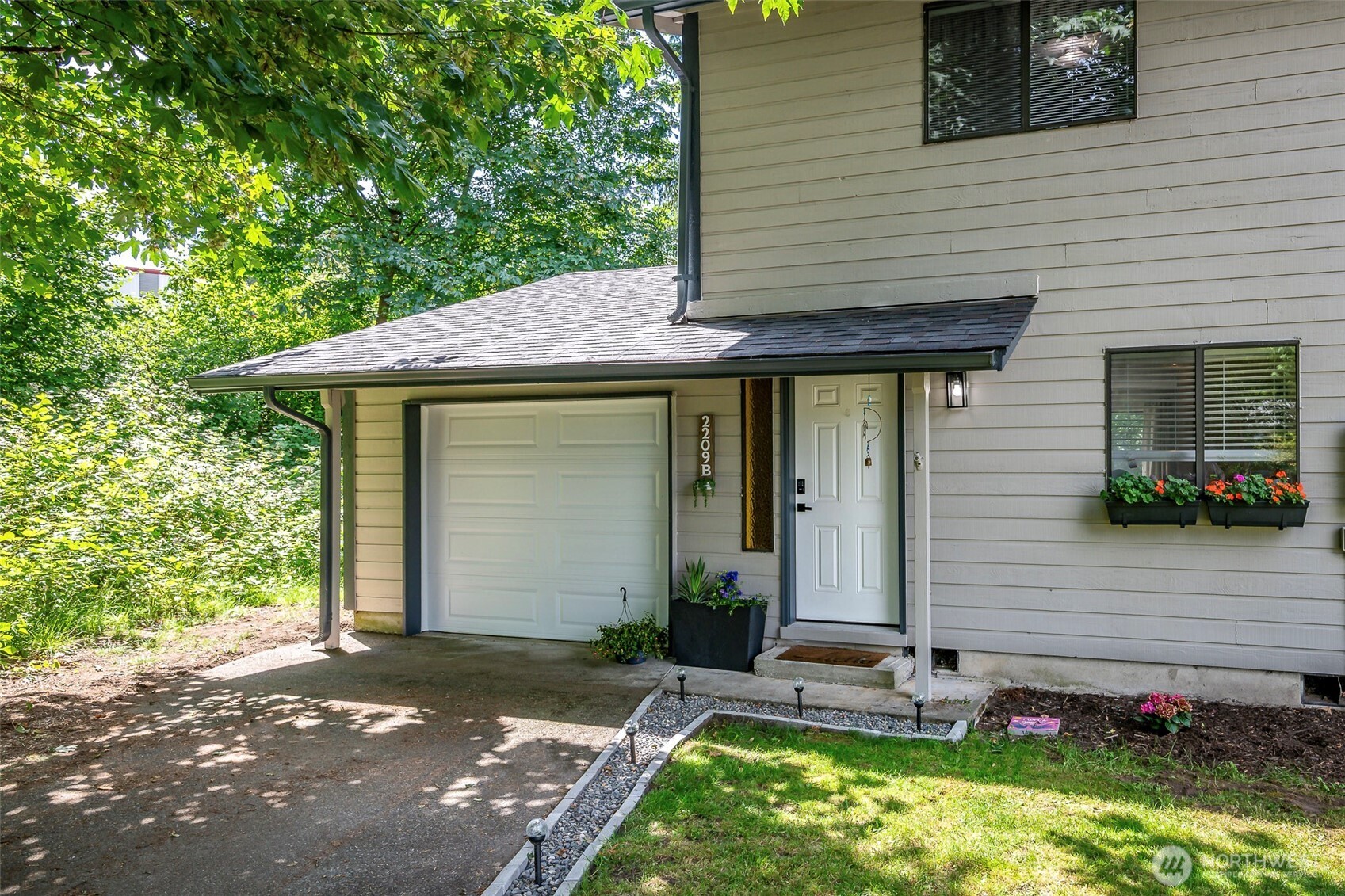 2209 McIver Court SW