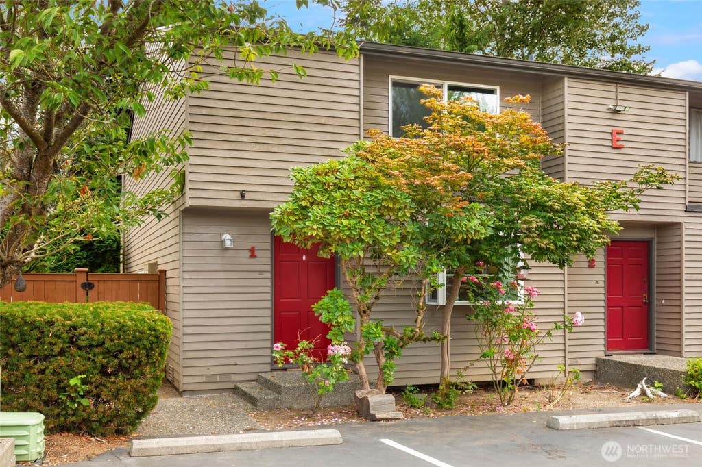 Photo of 120 124th Street SW #E1, Everett, WA 98204 (MLS # 2560726)