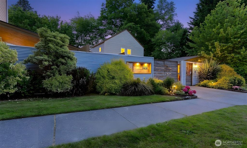Photo of 3406 W Government Way #7, Seattle, WA 98199 (MLS # 2532401)