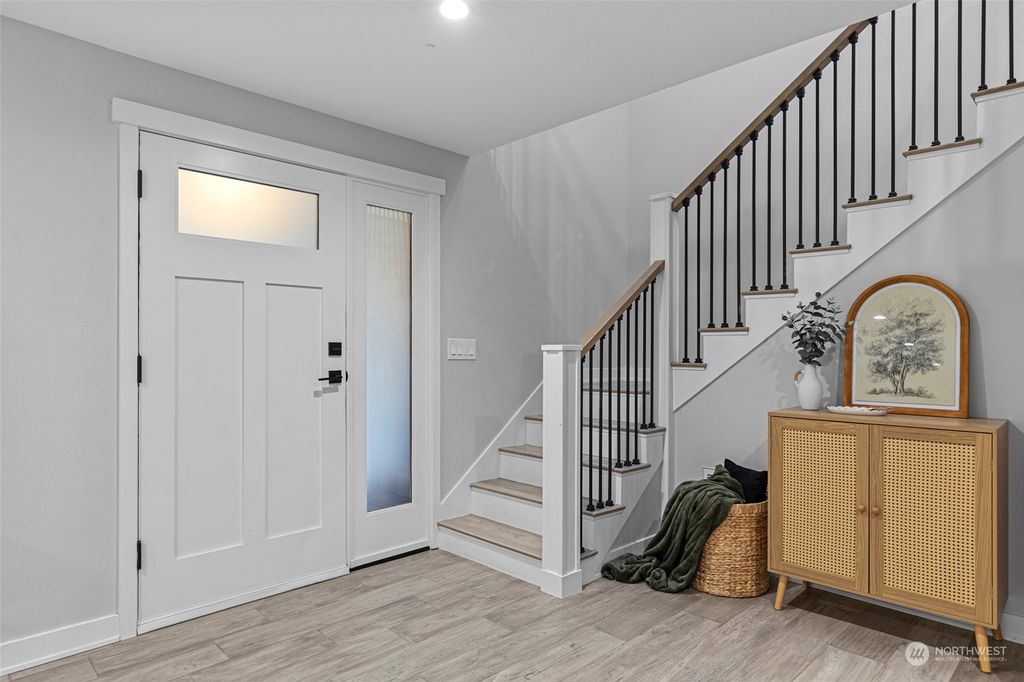 Photo of 2614 Evergreen Pt Rd Rd, Medina, WA 98039 (MLS # 2323173)