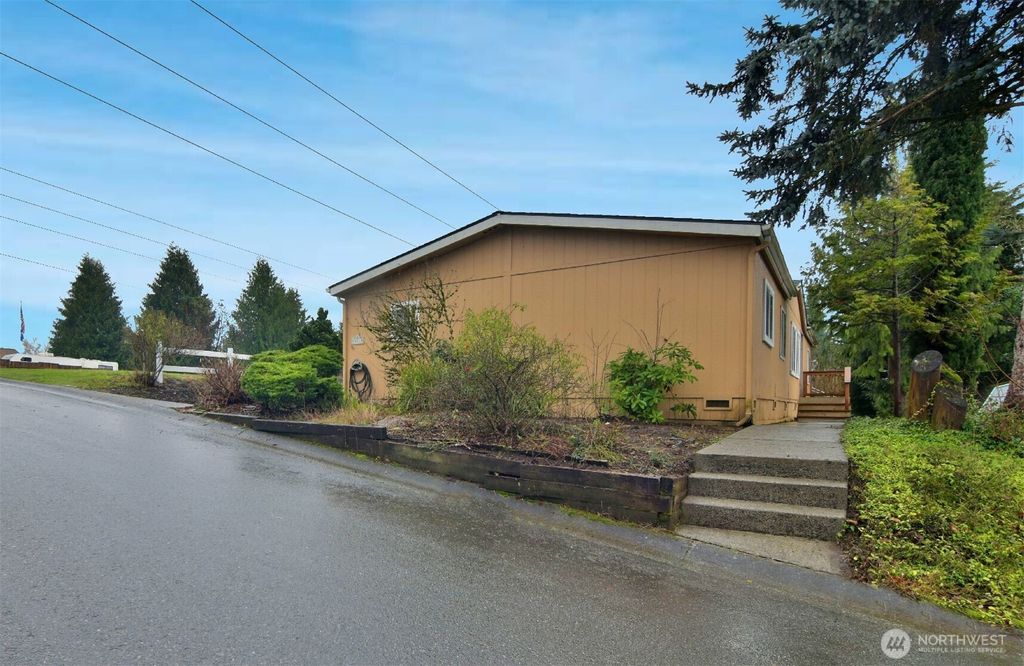 Photo of 12611 NE 197th Street, Bothell, WA 98011 (MLS # 2468160)