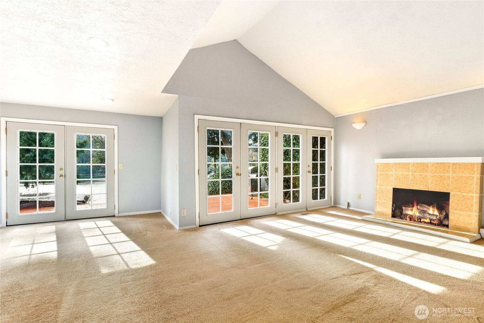 1275 NE South Petterson Road