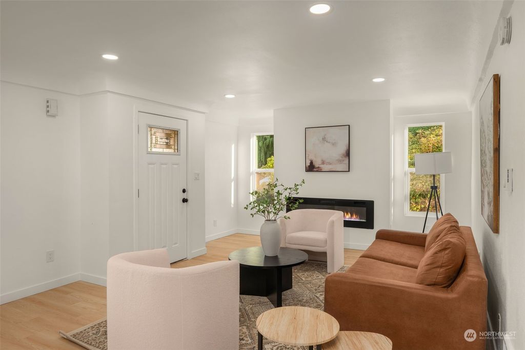 Photo of 6257 13th Avenue S, Seattle, WA 98108 (MLS # 2170406)