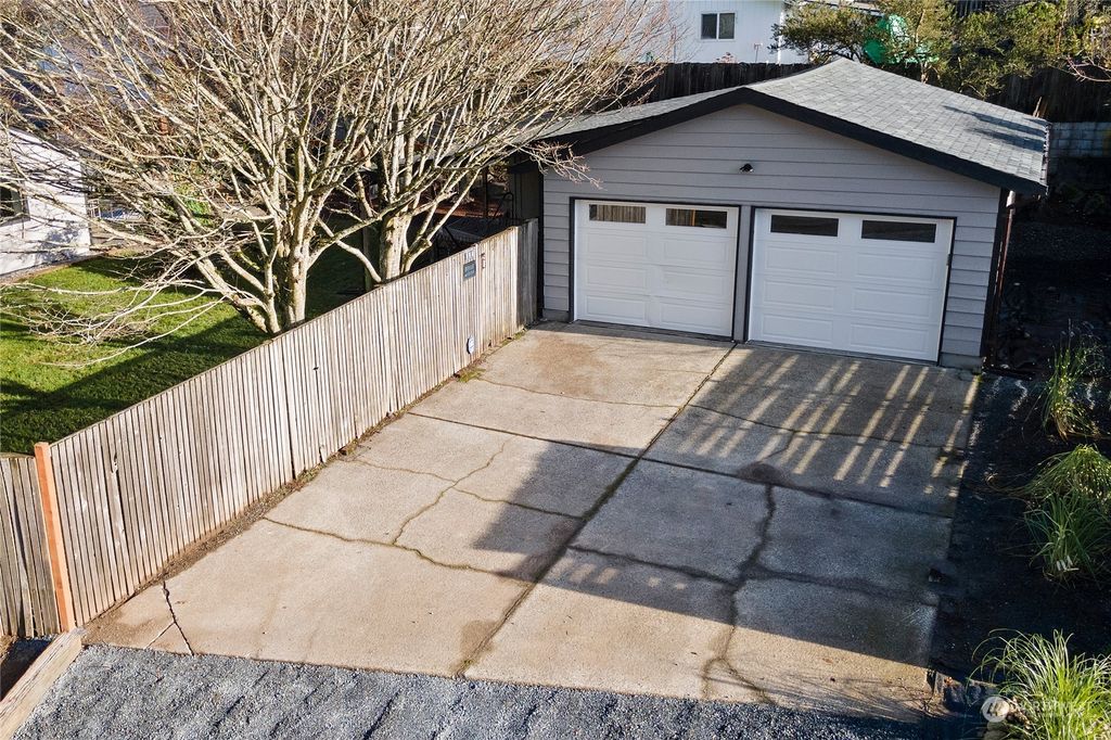 Photo of 305 NE 170th Street, Shoreline, WA 98155 (MLS # 2315062)