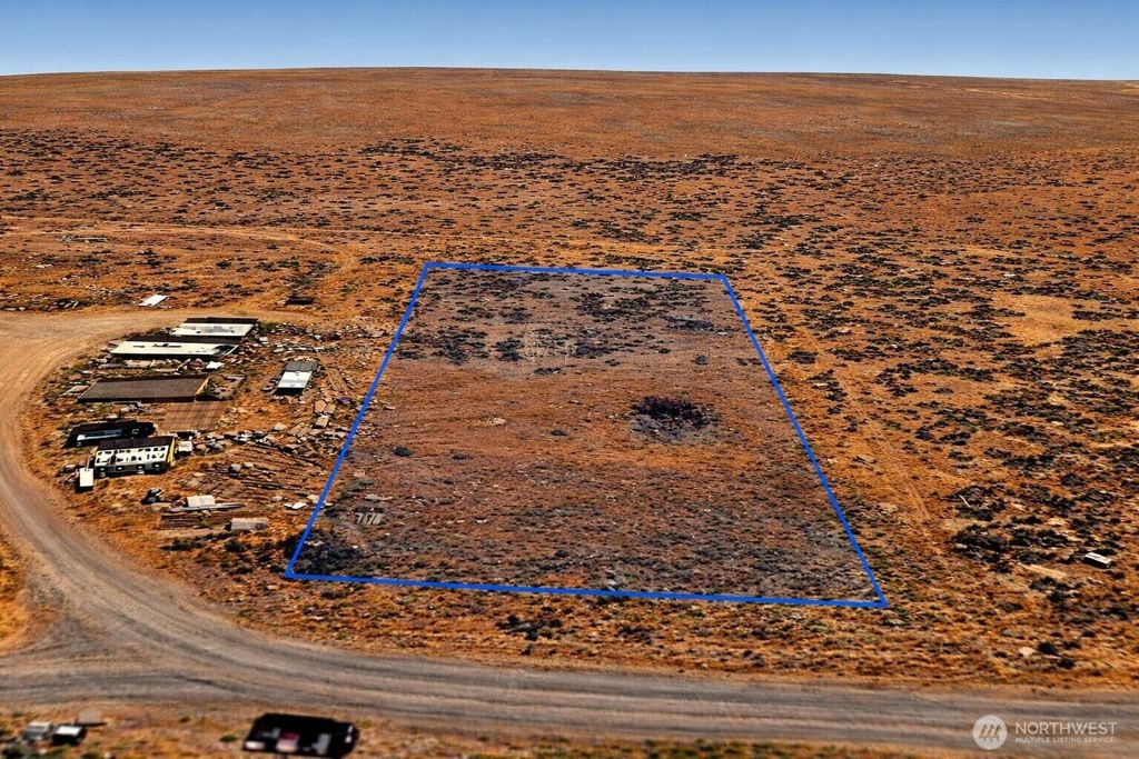 Photo of 0 W Clarence Street, Lind, WA 99341 (MLS # 2483286)