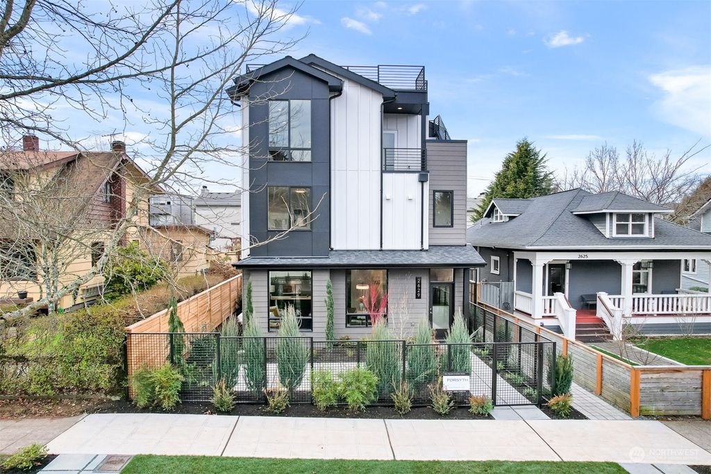 Photo of 2629 41st Avenue SW, Seattle, WA 98116 (MLS # 2201946)