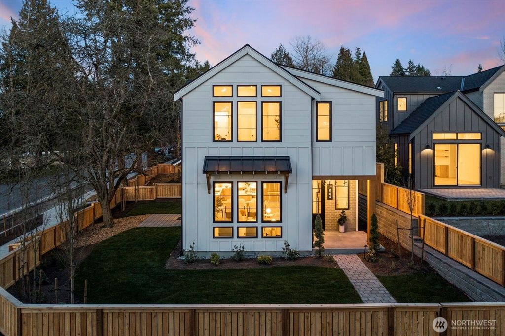 Photo of 1864 1st Street, Kirkland, WA 98033 (MLS # 2471760)